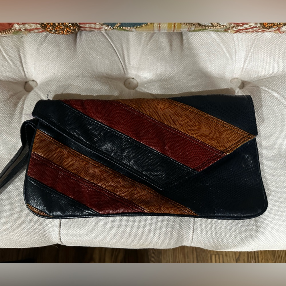 Vintage Chic Multicolor faux Leather Clutch